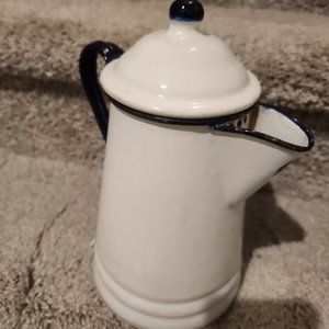 Vintage 1940's Medium Enamelware Kettle